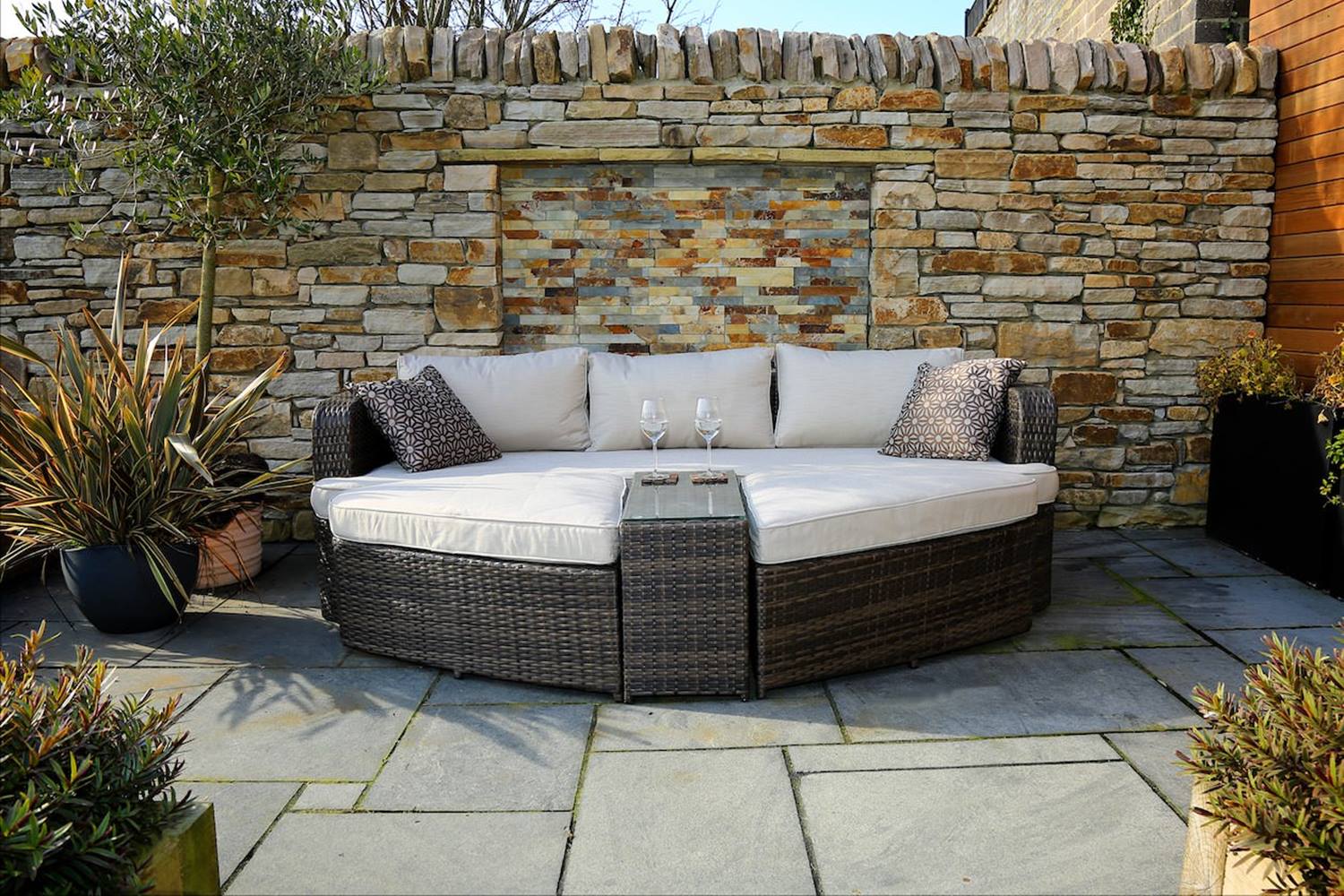 Outdoor Daybed Sofa Rattan Garden Furniture by Moda Furnishings